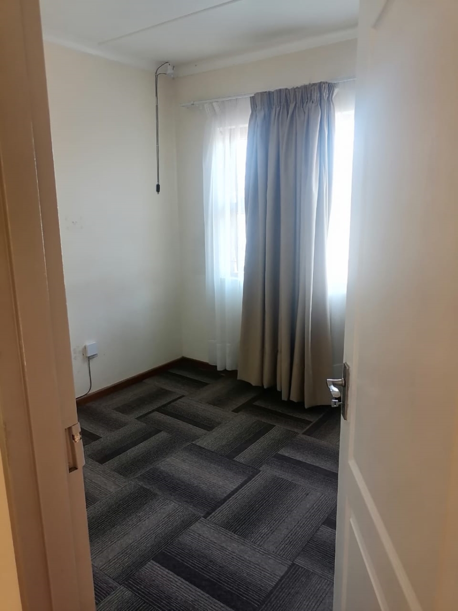 To Let 3 Bedroom Property for Rent in Madeira Park Eastern Cape